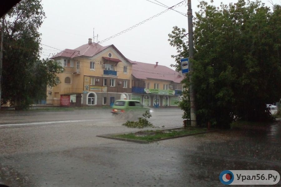 Ливень в Орске, фото из архива