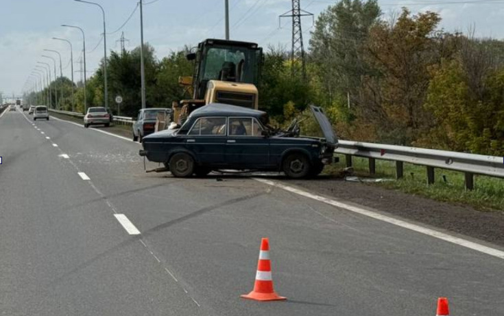 На месте аварии. Фото: УМВД России по Оренбургской области