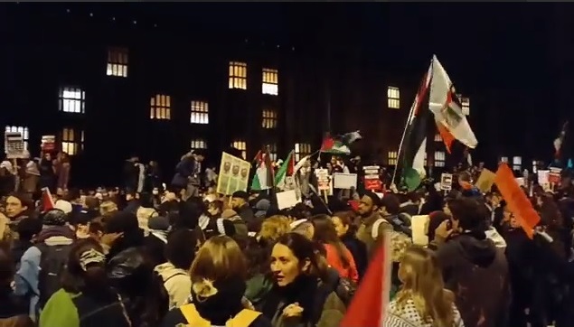 В Лондоне прошли акции протеста, соцсети