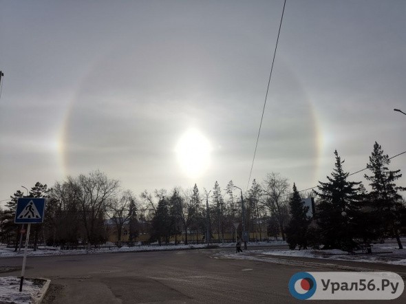 Жители Оренбурга снова наблюдали зимнюю радугу
