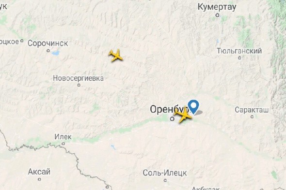 Из-за тумана вблизи оренбургского аэропорта кружат 2 самолета