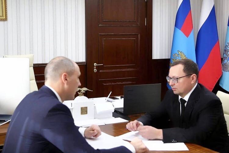 Денис Паслер на встрече с первым заместителем министра транспорта РФ Андреем Костюком. Фото: Instagram Дениса Паслера