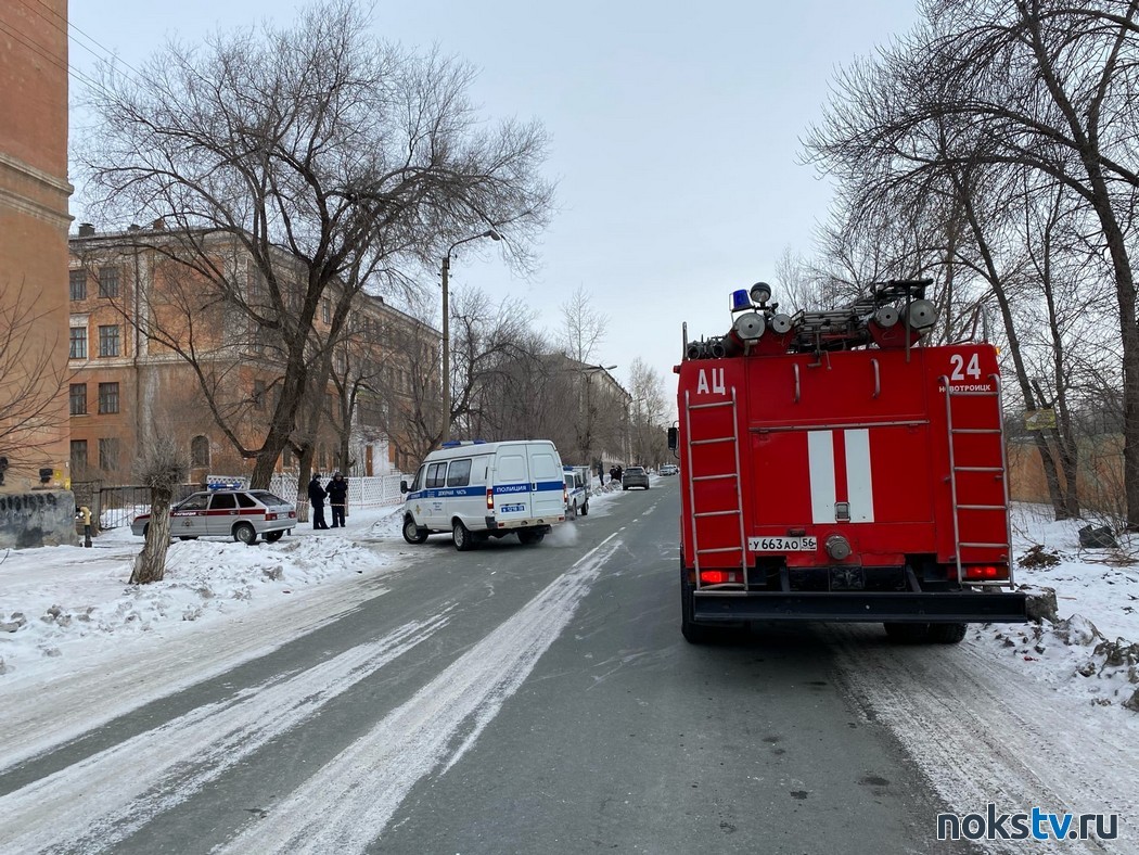 Возле школы №10 в новотроицке, фото: Нокс ТВ