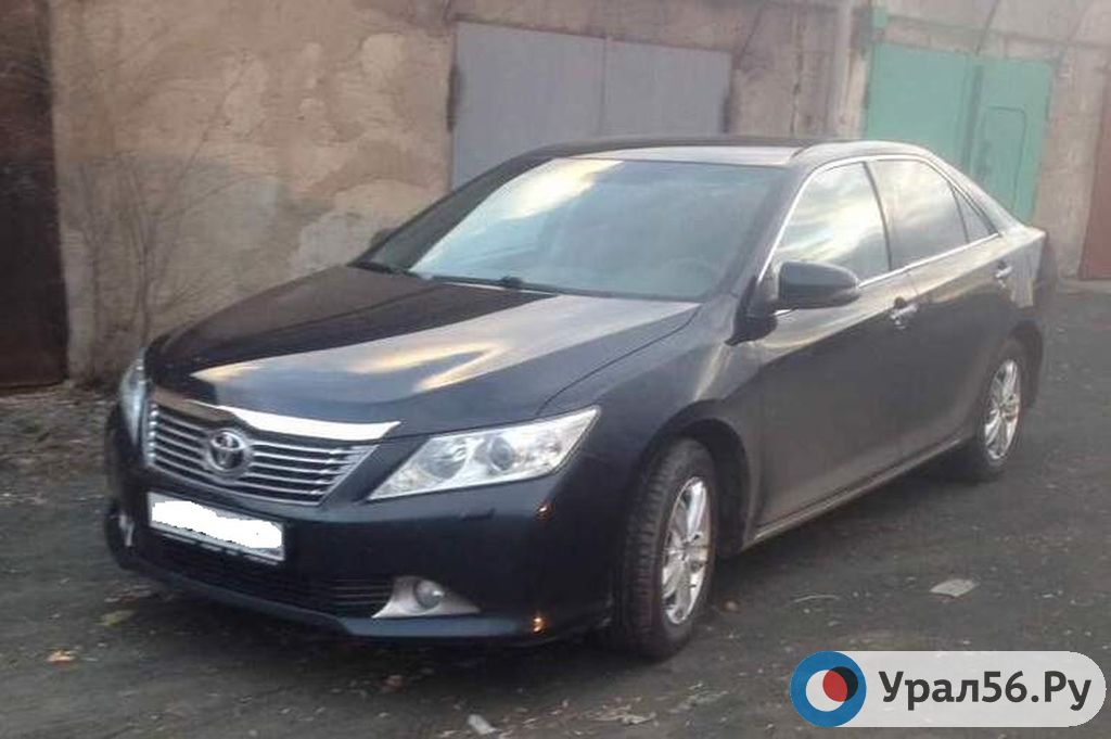 В Орске ночью был угнан автомобиль Toyota Camry