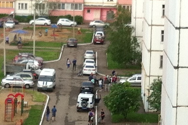 В Оренбурге мужчина устроил стрельбу из окна жилого дома