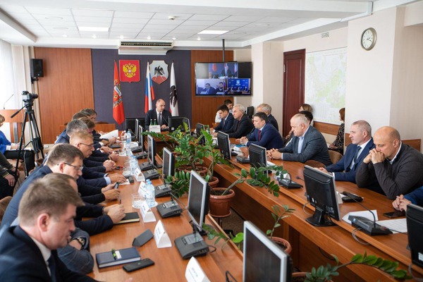 Денис Паслер на совещании в Орске. Источник фото: ТГ-канал губернатора