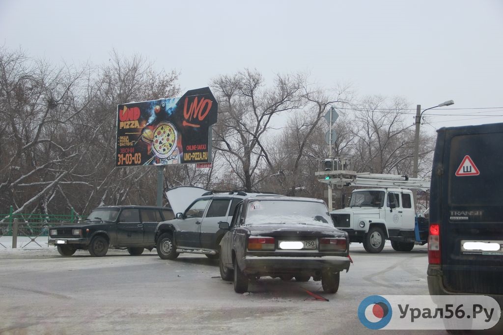 ДТП в Орске: столкнулись ВАЗ-2105 и Chevrolet Niva