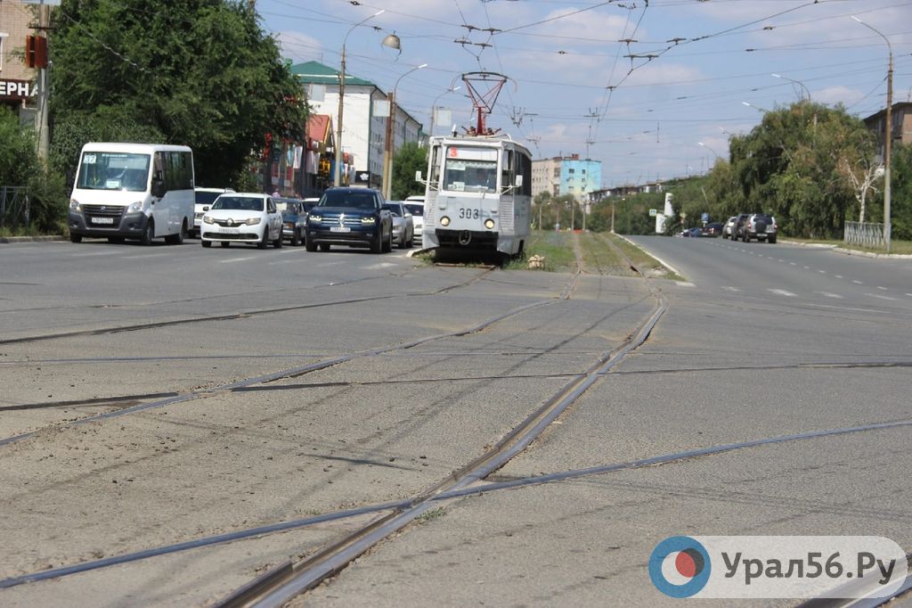 Перекресток пр. Ленина и ул. Нефтяников в Орске