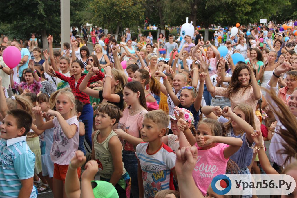 В Орске в День города завершился летний сезон «Минидиско»