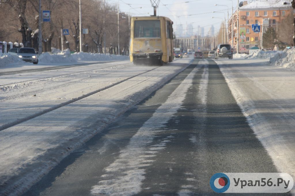 Трамвай на ул. Советской в Новотроицке, фото из архива