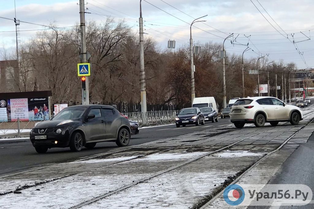 Переезд на пересечении проспекта Мира и улицы Станиславского в Орске, 12.12.2019