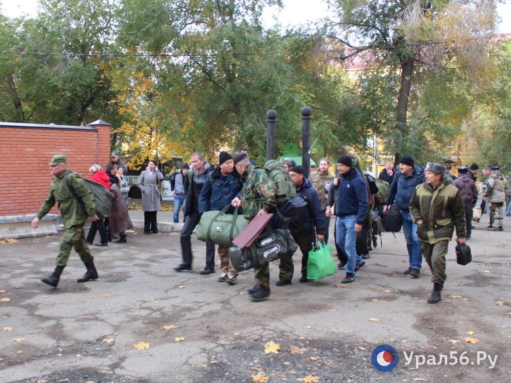 Добровольцы в Оренбурге. Фото из архива