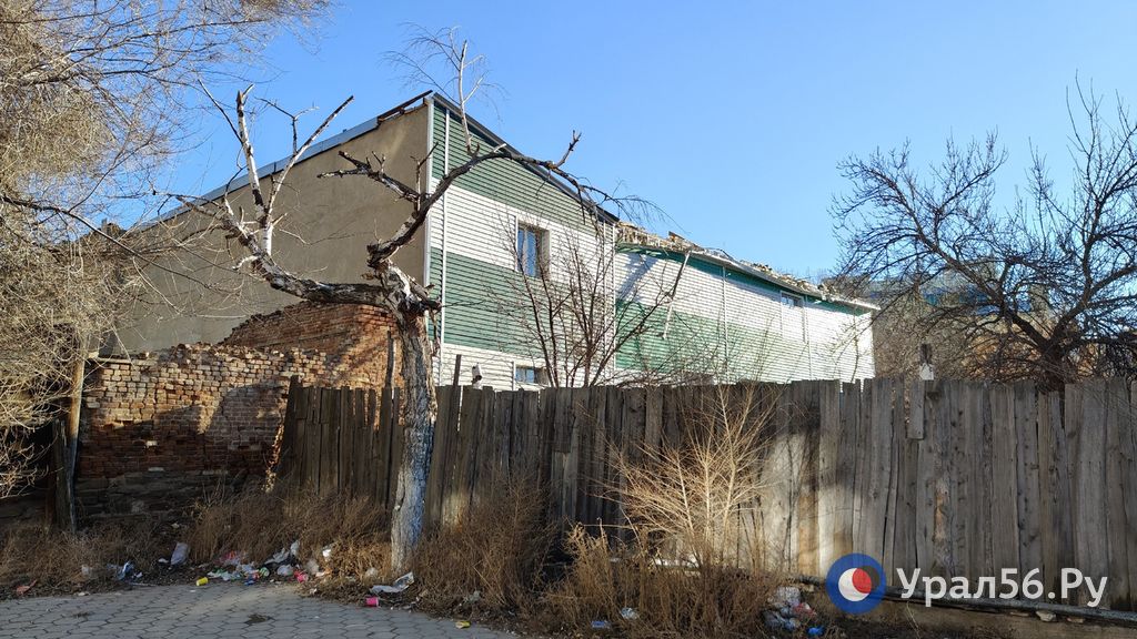 Обстановка на ул. М. Корецкой, 19 у библиотеки. Фото из архива