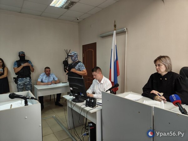 В зале Ленинского районного суда 4 июля