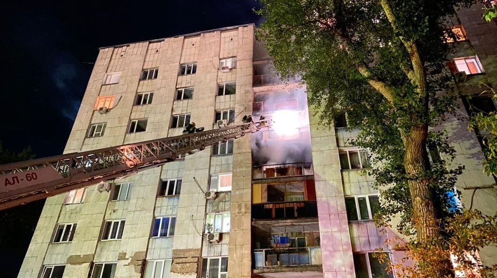 Пожар на улице Братской. Фото: ГУ МЧС по Оренбургской области