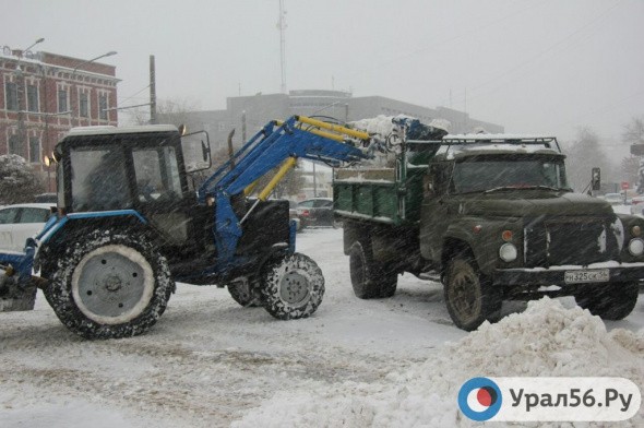 На вывоз снега в Южном округе Оренбурга готовы потратить 8 млн рублей﻿