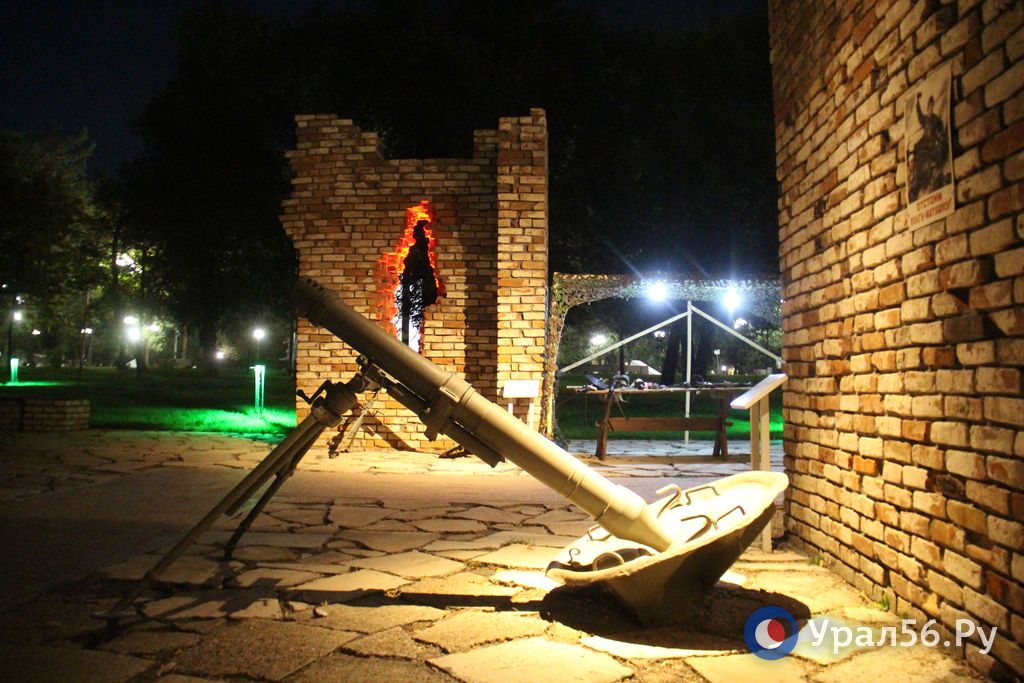 Освещение одного из экспонатов в выставочном комплексе «Салют, Победа!»