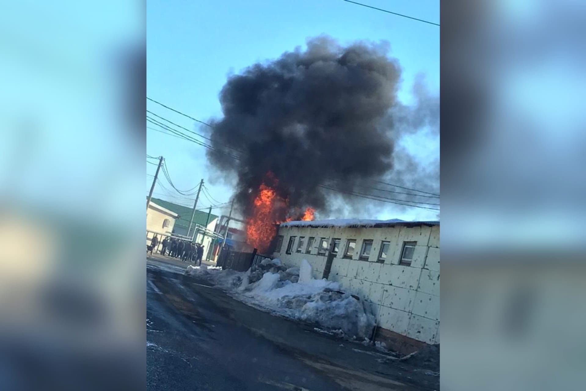 Пожар на складе Петровского рынка, фото: Типичный Оренбург