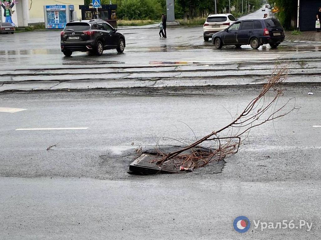 Район перекрестка пр. Ленина и ул. Краматорской. Орск, 16.07.2024