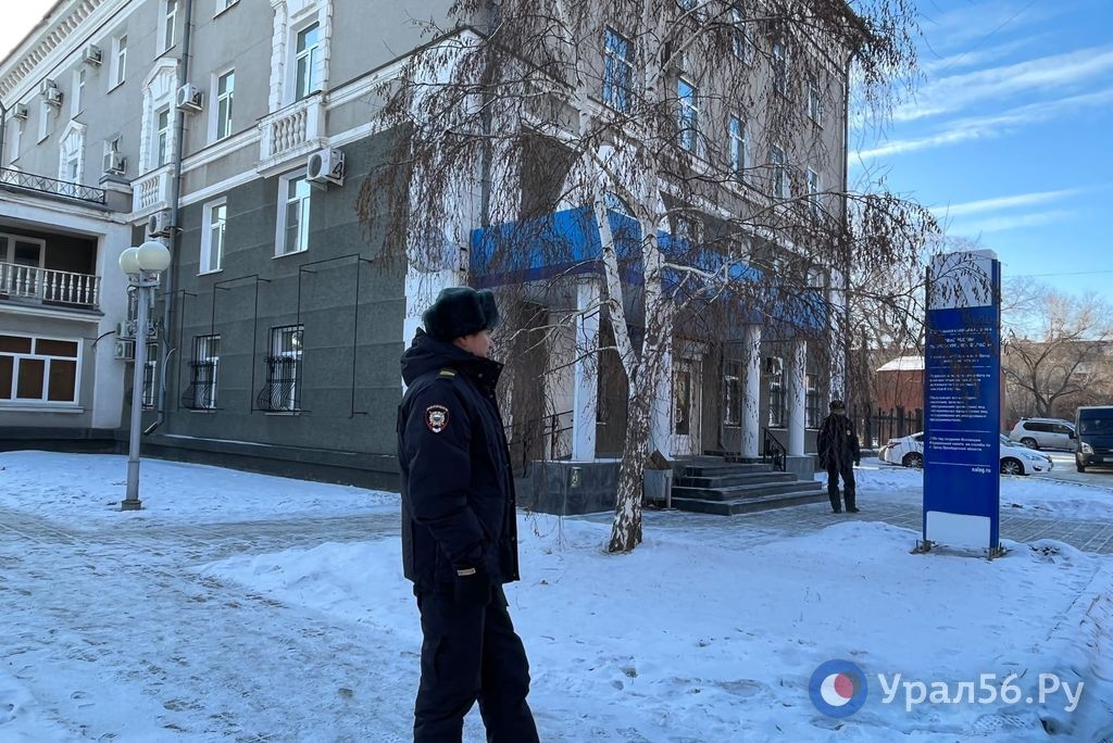 Сотрудников налоговой службы эвакуировали. Проводится осмотр здания