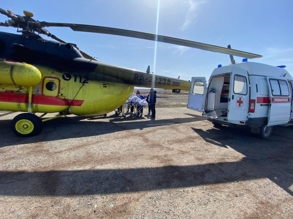 Мужчину, пострадавшего в ДТП в Ташлинском районе, эвакуировали в Оренбург вертолетом санавиации 