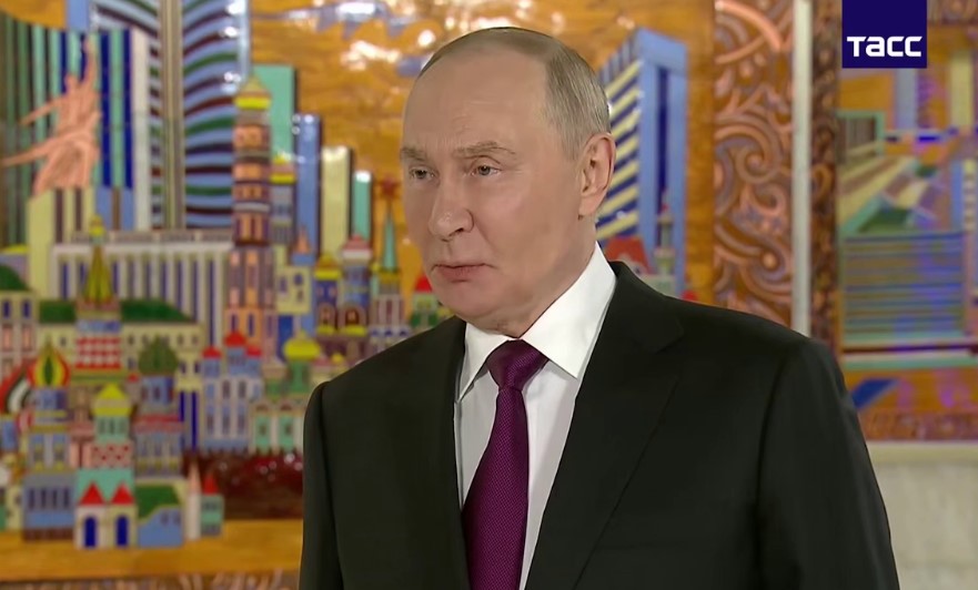 Кадр из видео интервью президента России Владимира Путина. Видео: ТАСС