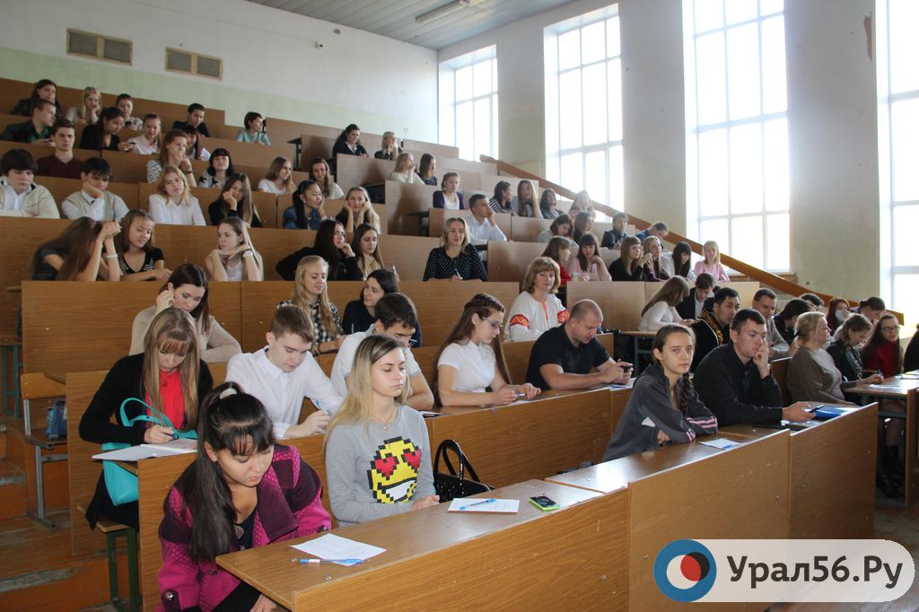 Участники «Большого этнографического диктанта» в Орске, 2016 год