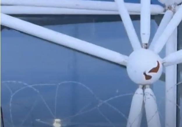 Ржавчина на новом терминале аэропорта в Оренбурге, фото: скрин с видео Дмитрия Болдырева