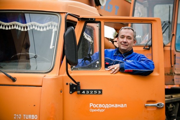 Более 2 млн километров по дорогам степной столицы: водители «Росводоканал Оренбург» отмечают профессиональный праздник