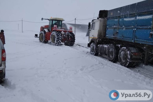 В трех селах Грачевского района к уборке снега приступили только после вмешательства прокуратуры