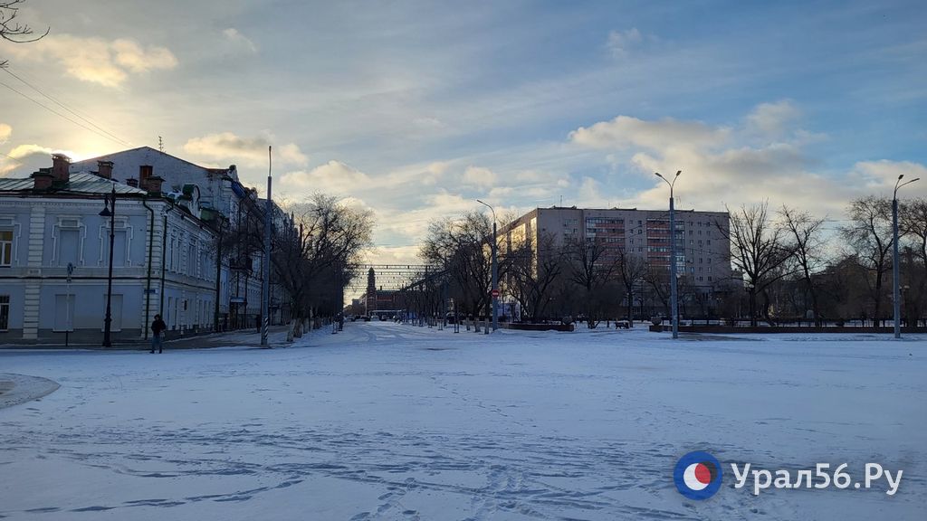 Снег в центре Оренбурга 23.11.2023
