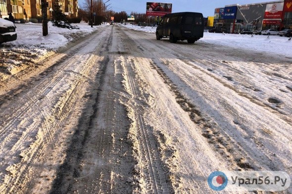 На Орск обрушился первый серьезный снегопад: как убрали улицы города