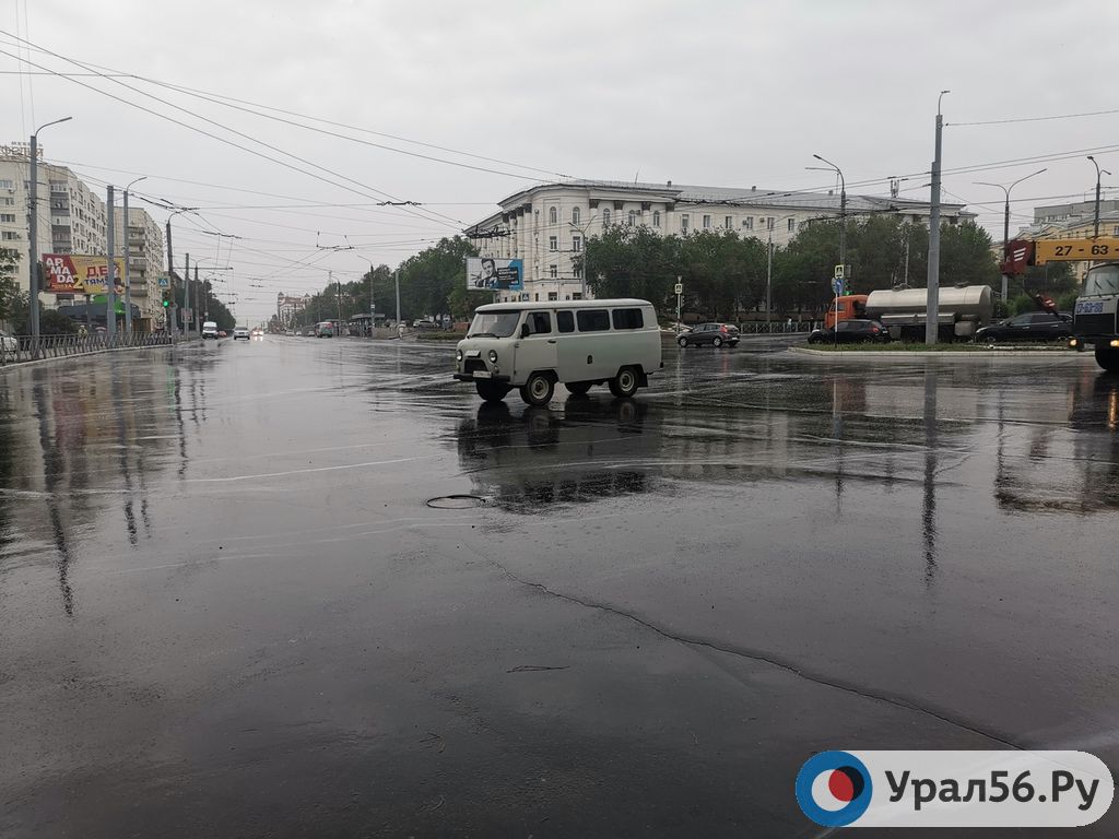 Перекресток улиц Постникова, Терешковой, 8 Марта и пр. Победы. Оренбург