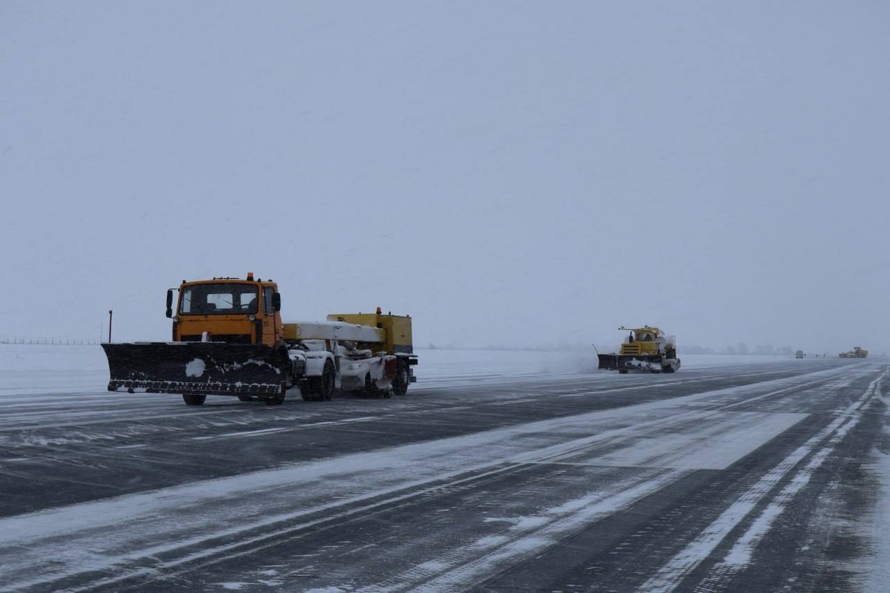 Очистка ВПП от снега