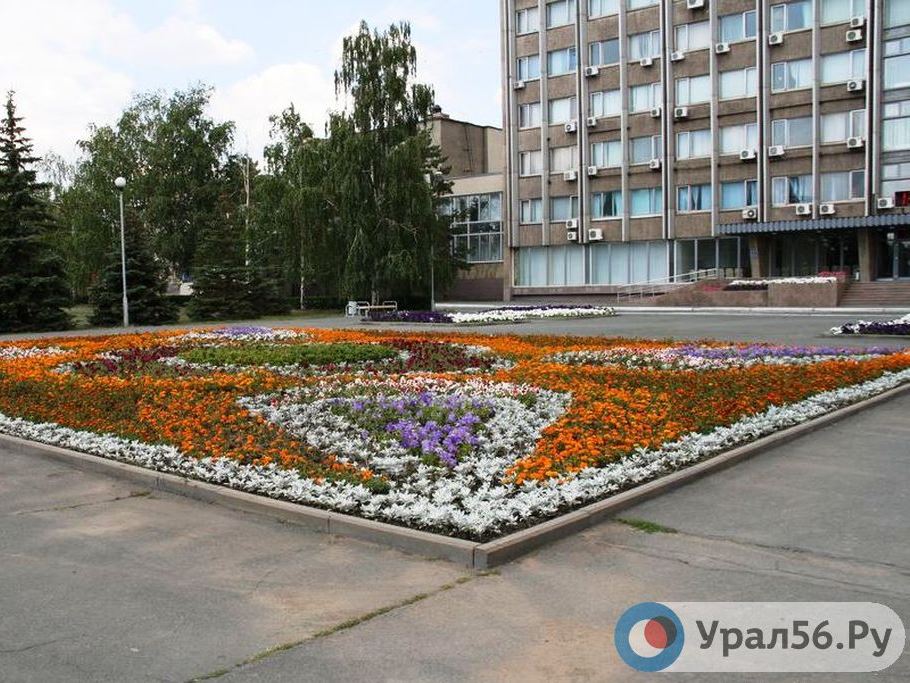 В Орске из-за подготовки ко Дню Победы закроют Комсомольскую площадь