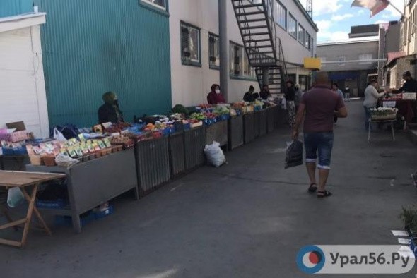 COVID-19 на рынке «Авангард» в Орске: закрыты все отделы с едой, остановлена уличная торговля 