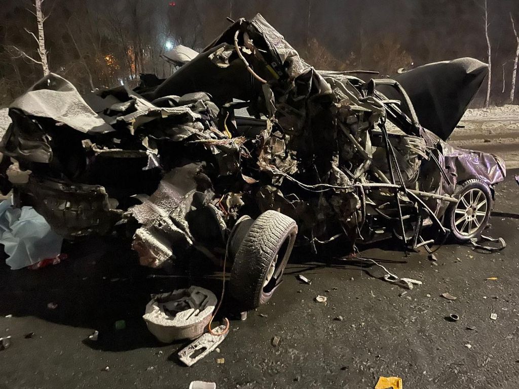 Автомобиль, в котором находились погибшие и пострадавшие. Фото: пресс-служба УМВД России по Оренбургской области