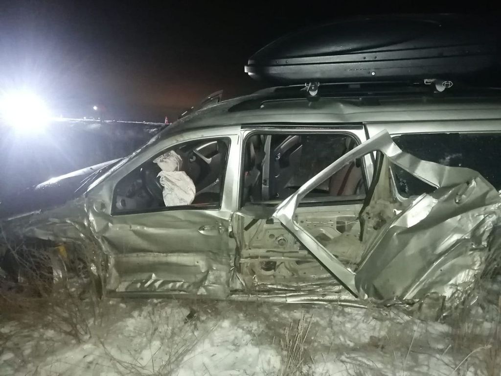 Lada Largus после столкновения. Фото: УМВД России по Оренбургской области