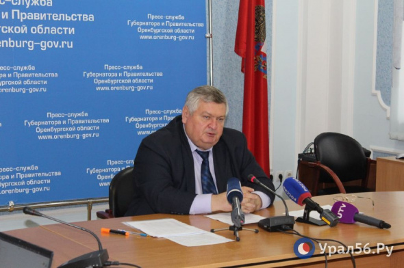 Первый вице-губернатор Сергей Балыкин подвел предварительные итоги уборочной компании в Оренбургской области