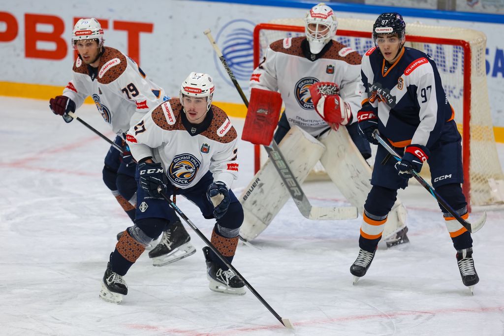 Игровой момент, фото: пресс-служба ХК «Магнитка»