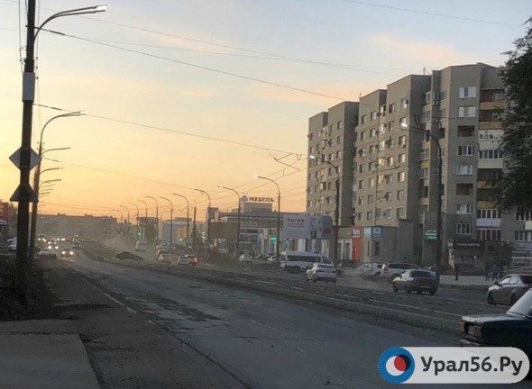 Пыль столбом: на проспекте Ленина Орске срезают асфальт