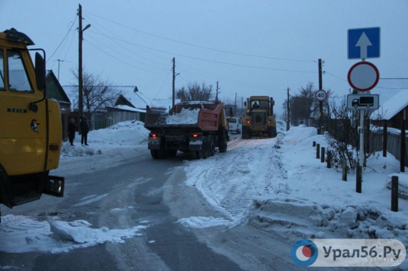25 января в Орске ограничат движение транспорта на ул. Елшанской – с обочин будут вывозить снег