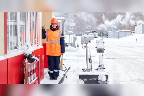 Сотрудница организации 