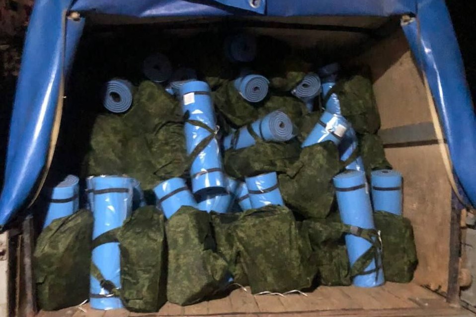 Грузовик с дополнительной экипировкой для мобилизованных оренбуржцев, который ранее отправили в Тоцкую артиллерийскую бригаду