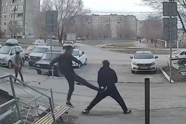 Момент нападения. Источник: Стоп-кадр из видео