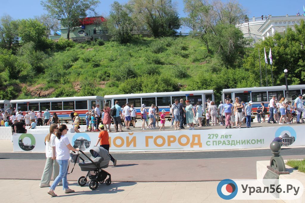 На набережной, Оренбург