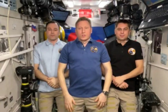 Космонавты Роскосмоса поздравили жителей Оренбургской области с Днем Победы