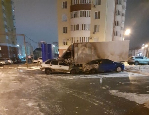 В Оренбурге задержали подозреваемого в поджоге трех автомобилей 