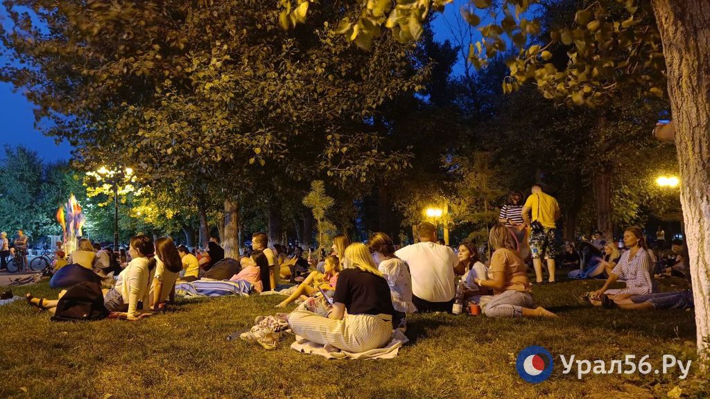 Зрители на фестивале в Оренбурге