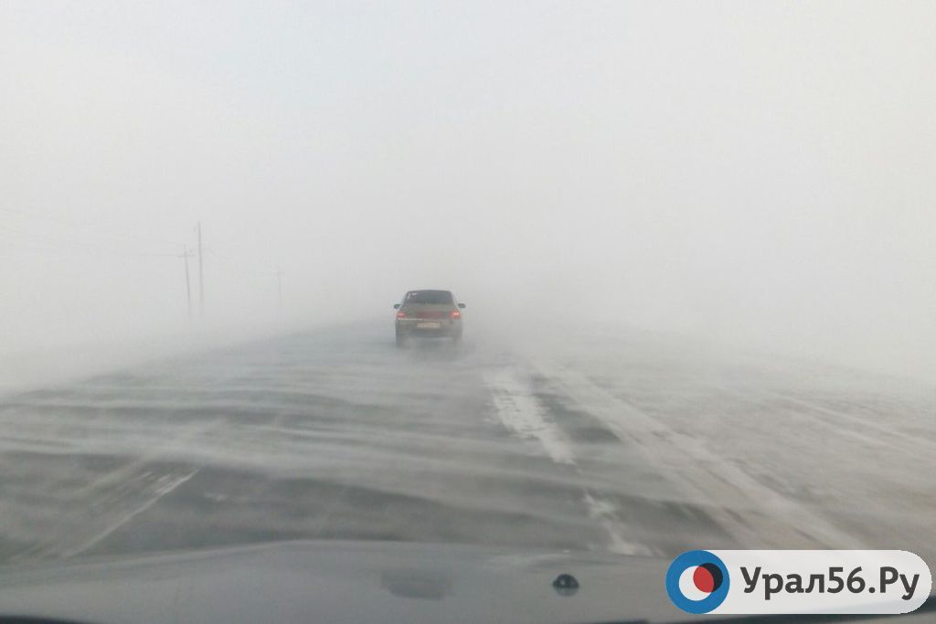 Метель на трассе в Оренбургской области. Фото из архива